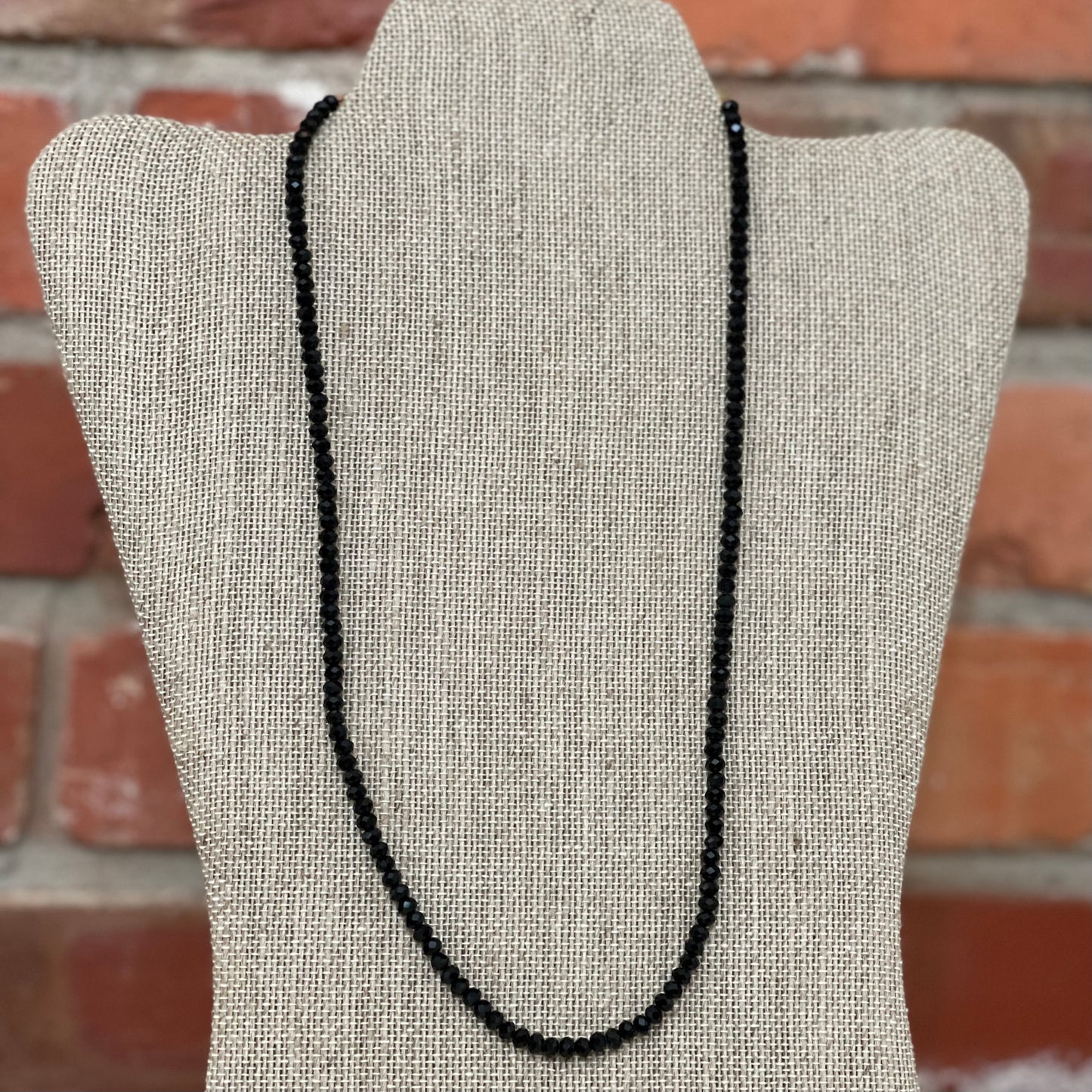 Short Beaded Layering Necklace